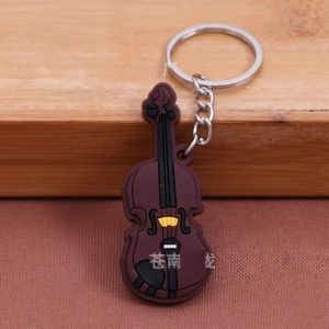 Брелок резиновый Скрипка. Цвет коричневый.